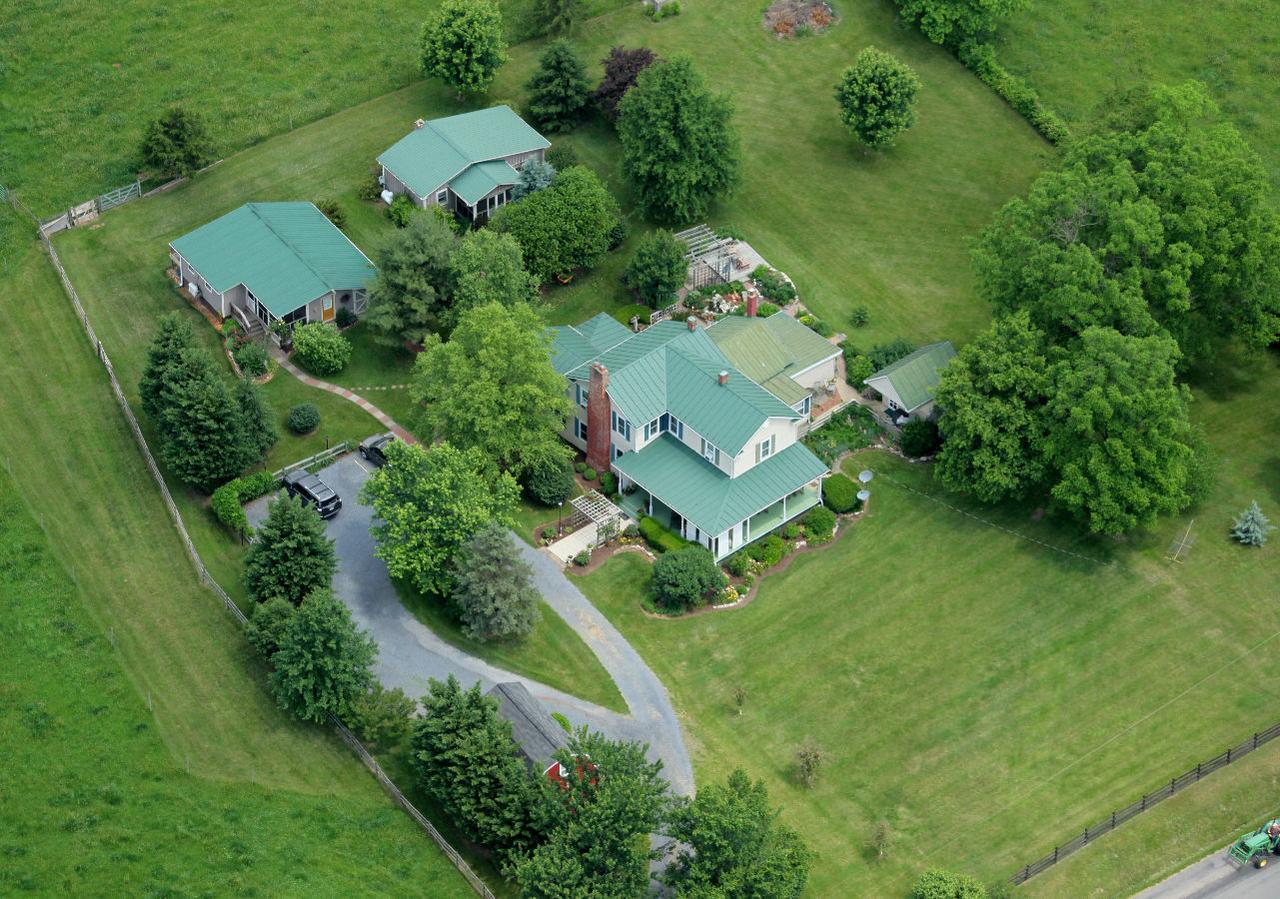 Piney Hill B&B And Cottages Luray Exterior photo